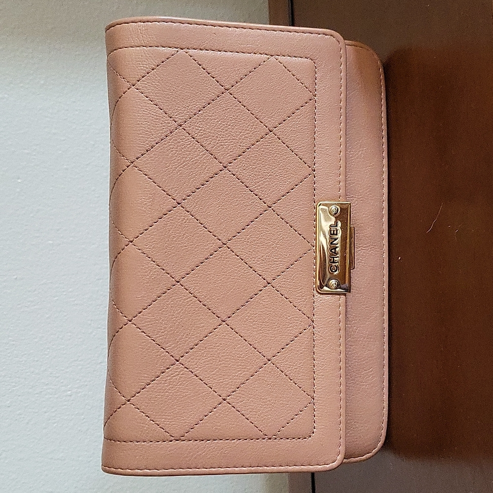 SOLD ๐ Chanel WOC Nude pink wallet on Chain - Picture 13 of 16